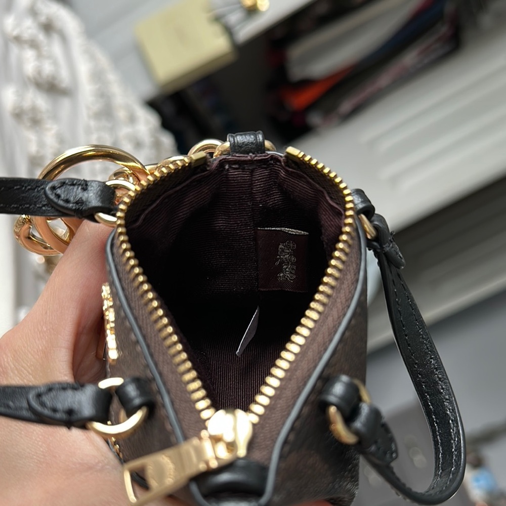 Coach Mini tote keychain - Picture 11 of 12